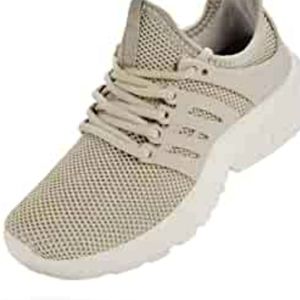 Troadlop Kid Sneakees  Size 1